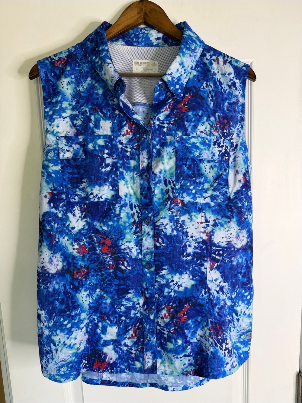 Reel Legends Saltwater Sleeveless Button-Down Performance Fishing Shirt. Size L